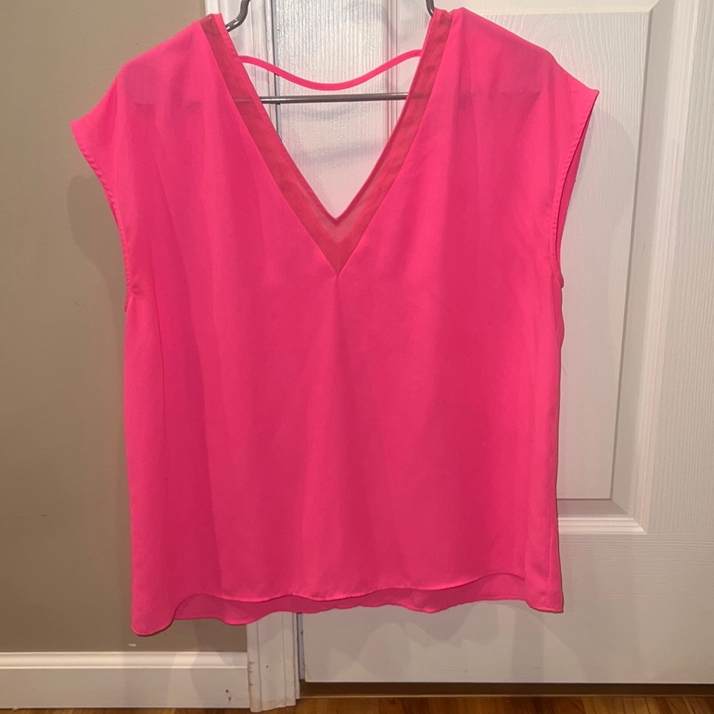 Cute, hot pink top from express size large